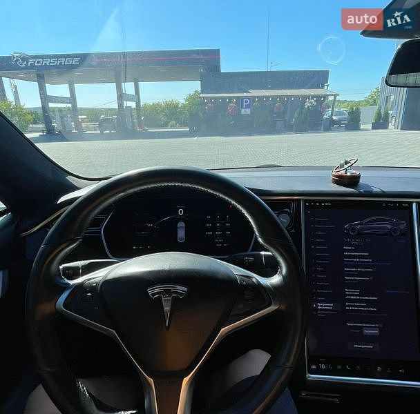 Лифтбек Tesla Model S 2017 в Каменец-Подольском