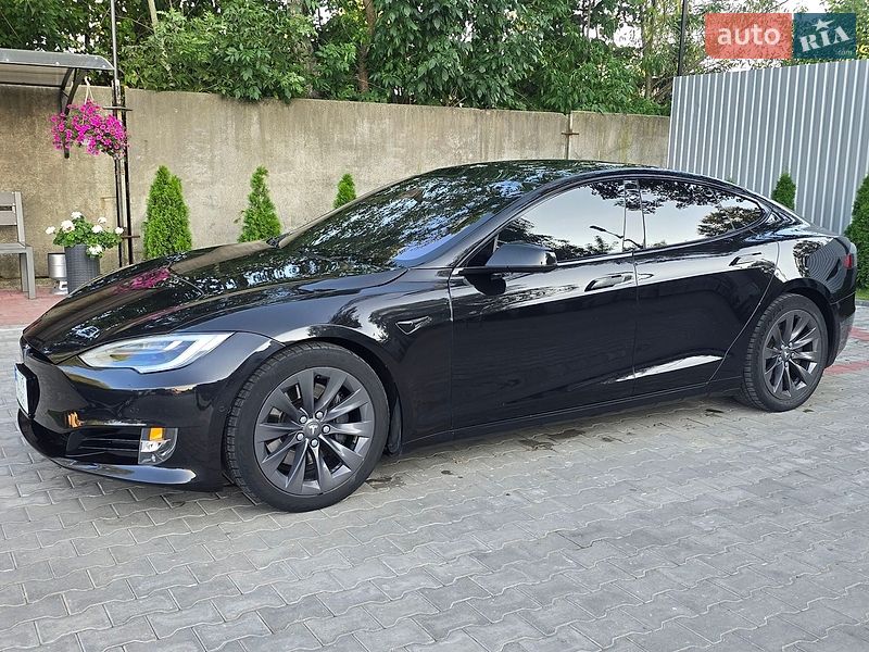 Ліфтбек Tesla Model S 2018 в Костопілі