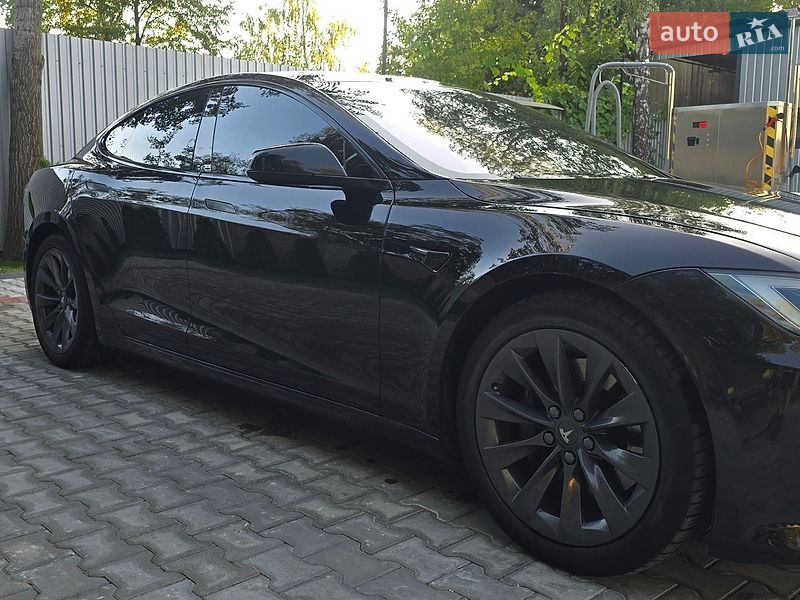 Ліфтбек Tesla Model S 2018 в Костопілі