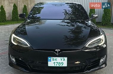 Ліфтбек Tesla Model S 2018 в Костопілі