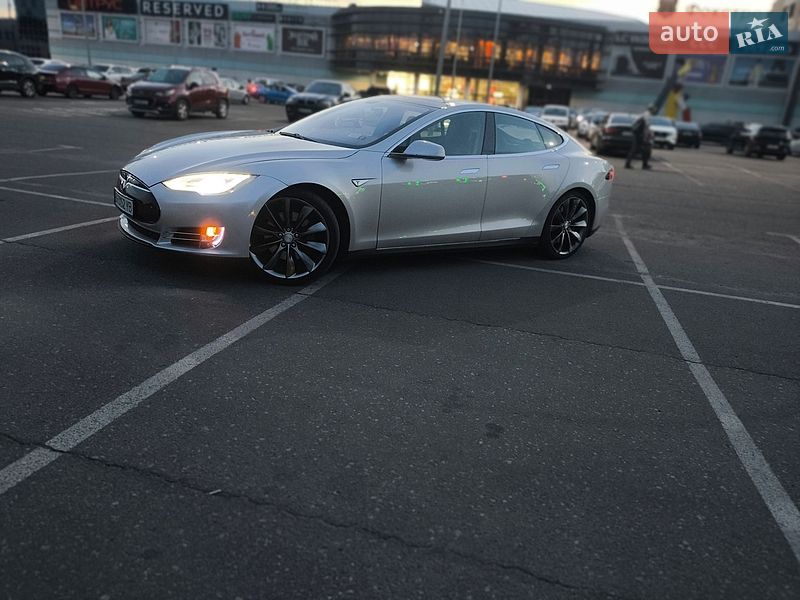 Лифтбек Tesla Model S 2012 в Одессе
