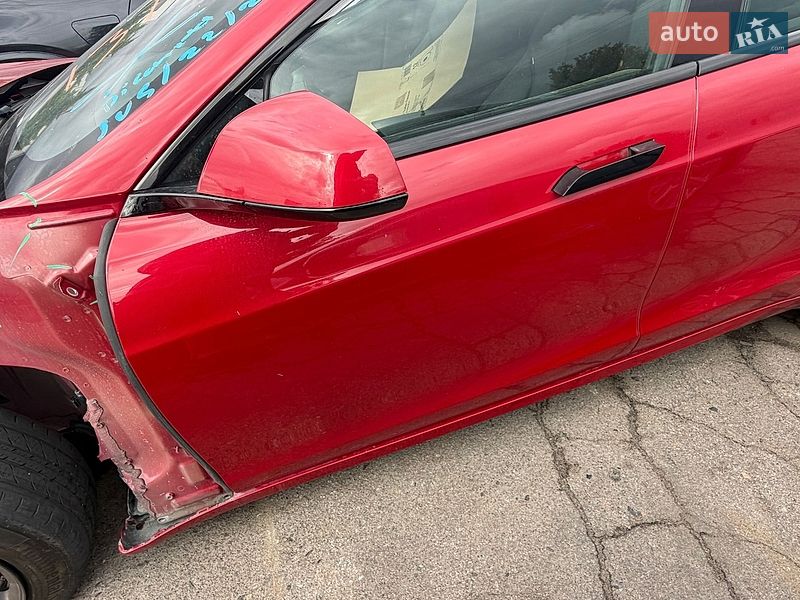 Лифтбек Tesla Model S 2023 в Ровно