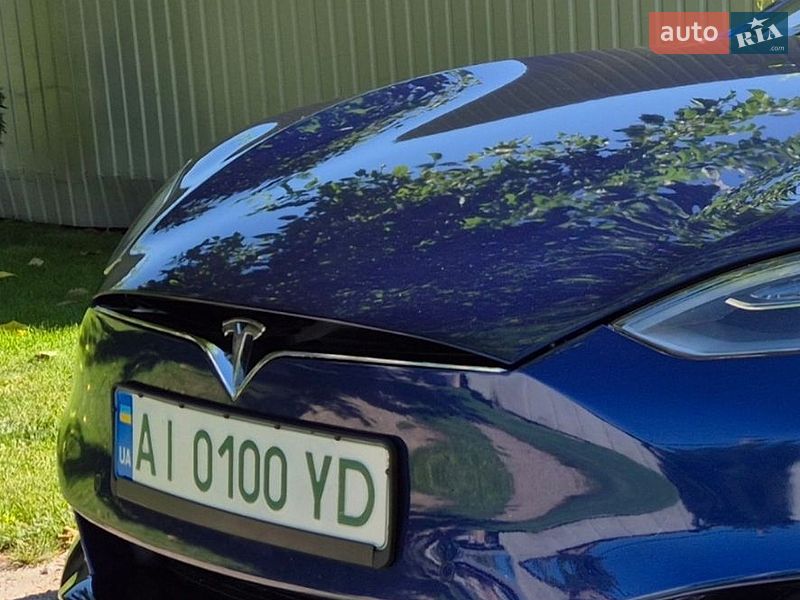 Лифтбек Tesla Model S 2020 в Березане