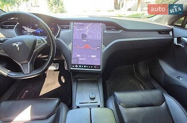 Лифтбек Tesla Model S 2020 в Березане