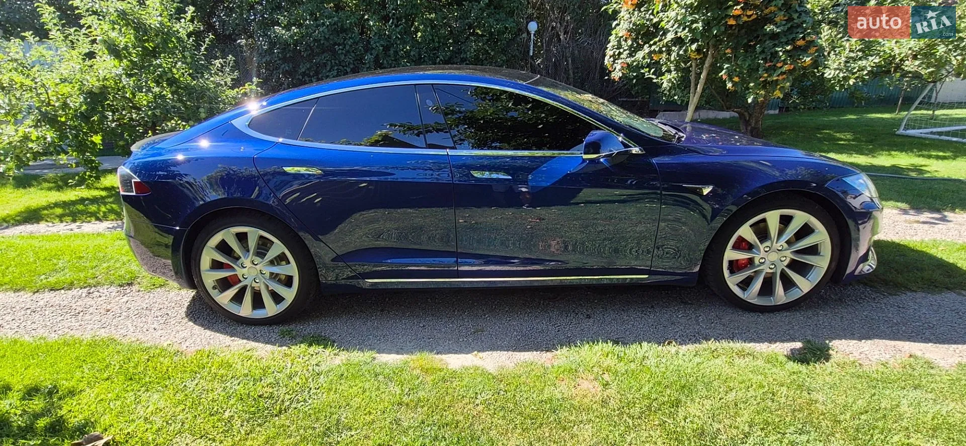 2020 Tesla Model S - фото 1