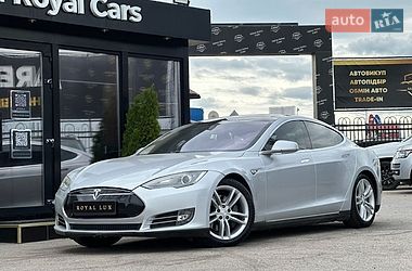 Лифтбек Tesla Model S 2013 в Харькове фото Лифтбек Tesla Model S 2013 в Харькове
