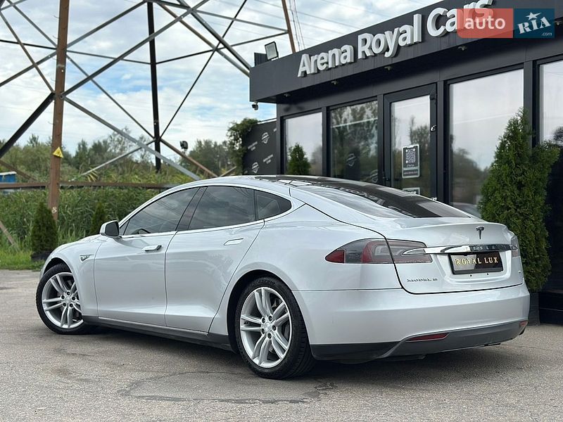 Лифтбек Tesla Model S 2013 в Харькове фото 4 Лифтбек Tesla Model S 2013 в Харькове