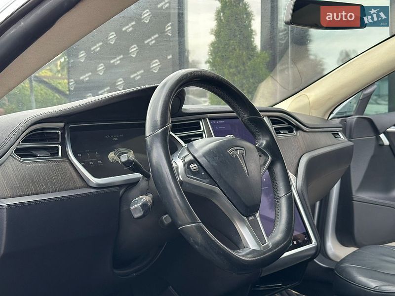 Лифтбек Tesla Model S 2013 в Харькове фото 14 Лифтбек Tesla Model S 2013 в Харькове