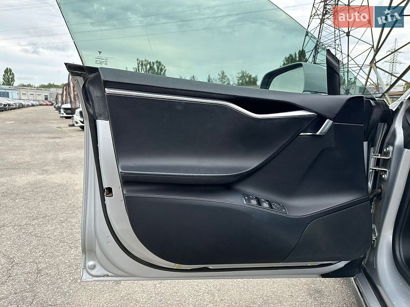 Лифтбек Tesla Model S 2013 в Харькове фото 15 Лифтбек Tesla Model S 2013 в Харькове