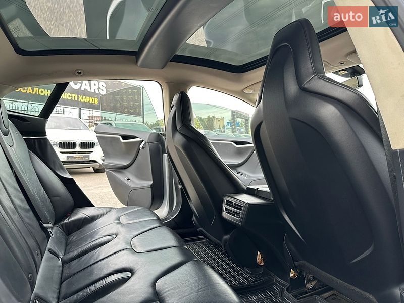 Лифтбек Tesla Model S 2013 в Харькове фото 18 Лифтбек Tesla Model S 2013 в Харькове