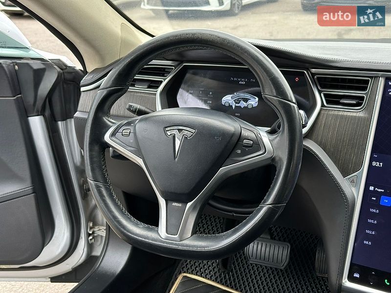 Лифтбек Tesla Model S 2013 в Харькове фото 21 Лифтбек Tesla Model S 2013 в Харькове