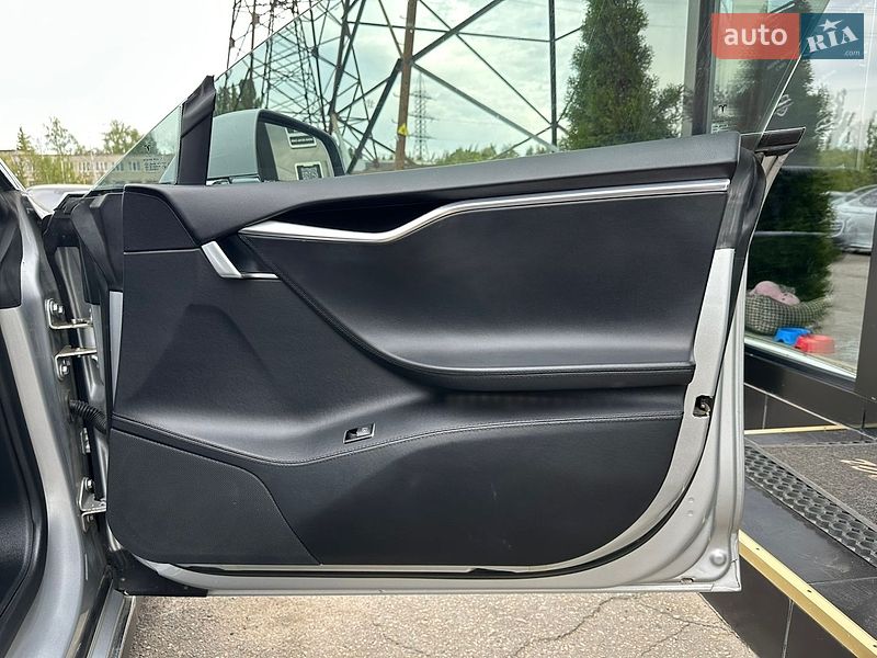 Лифтбек Tesla Model S 2013 в Харькове фото 25 Лифтбек Tesla Model S 2013 в Харькове