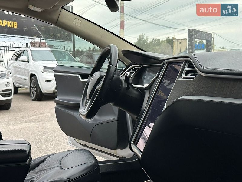 Лифтбек Tesla Model S 2013 в Харькове фото 24 Лифтбек Tesla Model S 2013 в Харькове