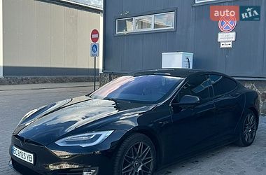 Лифтбек Tesla Model S 2019 в Львове