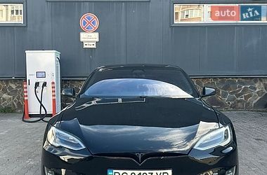 Лифтбек Tesla Model S 2019 в Львове