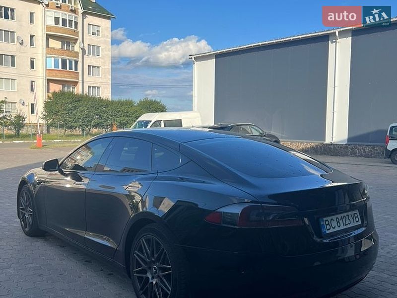 Лифтбек Tesla Model S 2019 в Львове