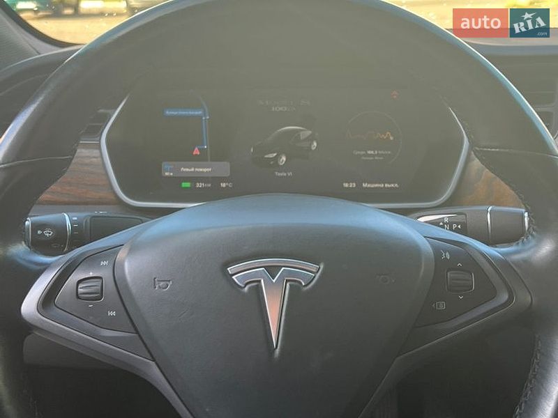 Лифтбек Tesla Model S 2019 в Львове