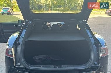 Лифтбек Tesla Model S 2019 в Львове