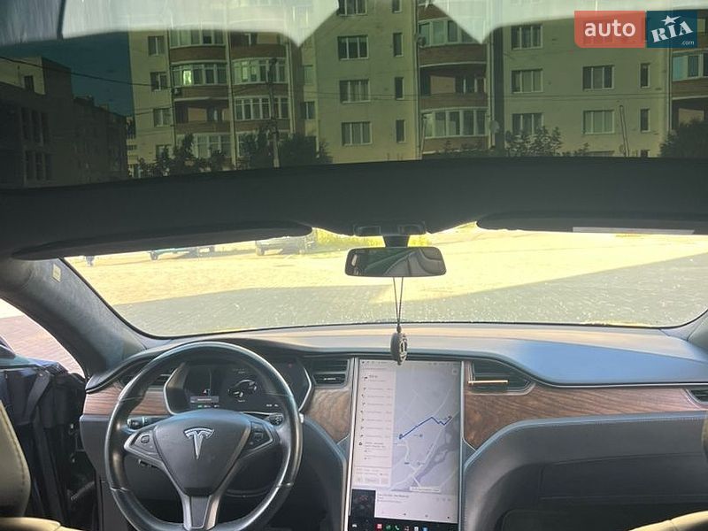 Лифтбек Tesla Model S 2019 в Львове