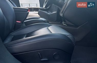 Лифтбек Tesla Model S 2019 в Львове