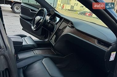 Лифтбек Tesla Model S 2019 в Львове