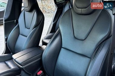 Лифтбек Tesla Model S 2019 в Львове