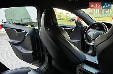 Лифтбек Tesla Model S 2019 в Львове