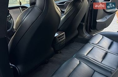 Лифтбек Tesla Model S 2019 в Львове