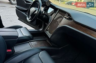Лифтбек Tesla Model S 2019 в Львове