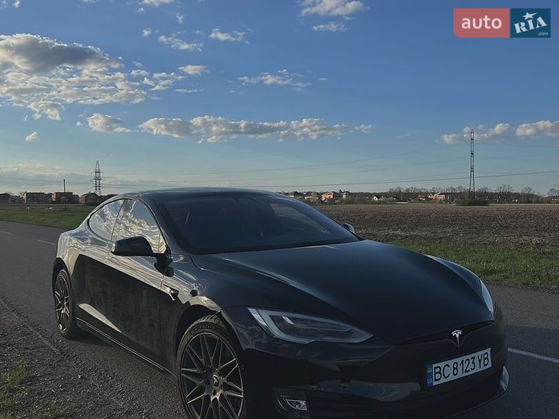 Лифтбек Tesla Model S 2019 в Львове