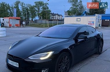 Лифтбек Tesla Model S 2019 в Львове