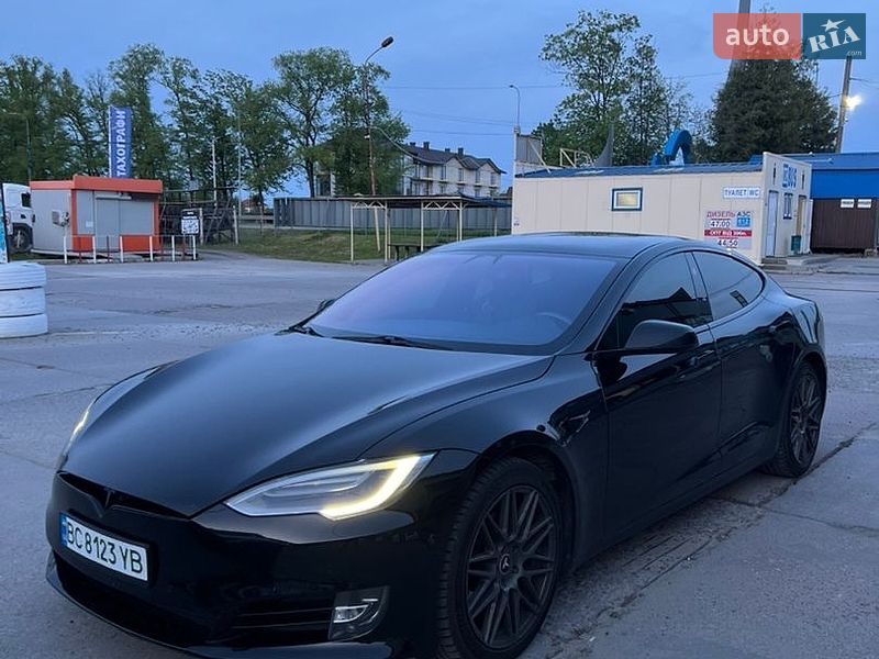 Лифтбек Tesla Model S 2019 в Львове