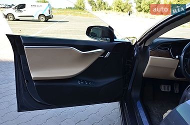 Ліфтбек Tesla Model S 2016 в Черкасах
