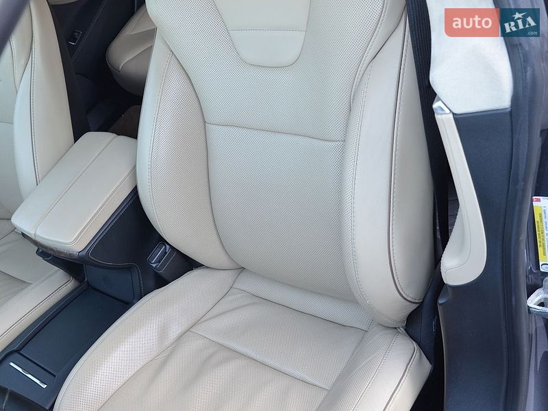 Ліфтбек Tesla Model S 2016 в Черкасах
