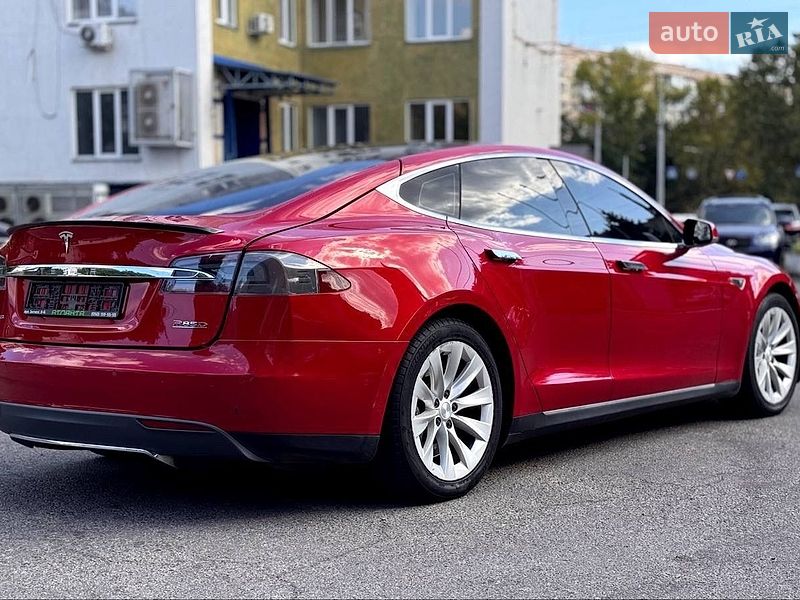 Лифтбек Tesla Model S 2015 в Одессе