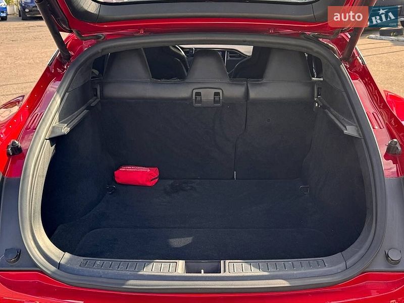 Лифтбек Tesla Model S 2015 в Одессе
