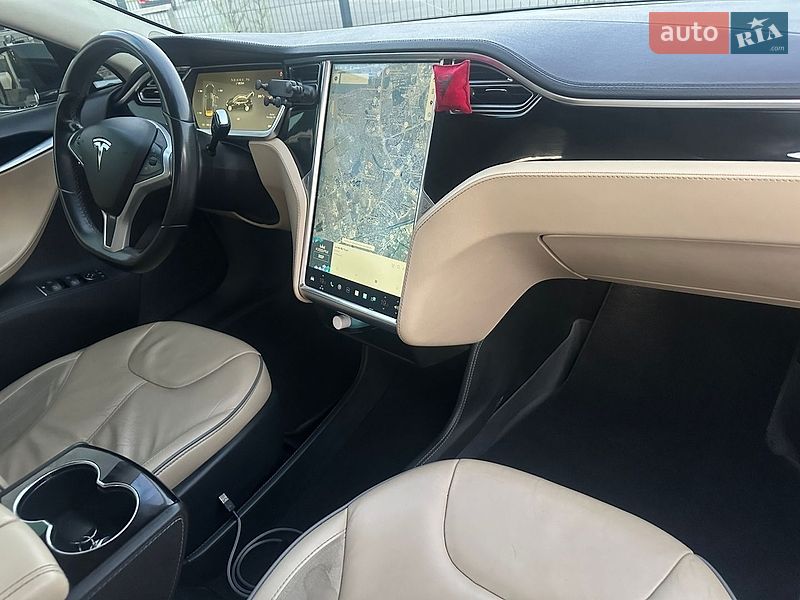 Лифтбек Tesla Model S 2014 в Киеве