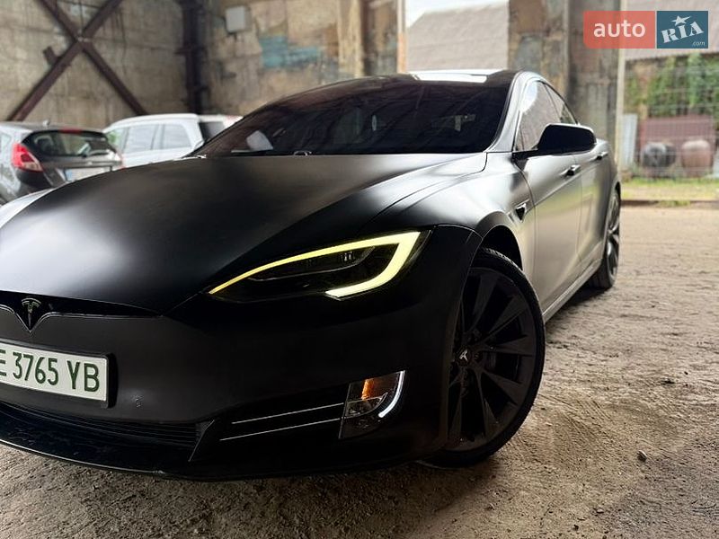Ліфтбек Tesla Model S 2019 в Львові