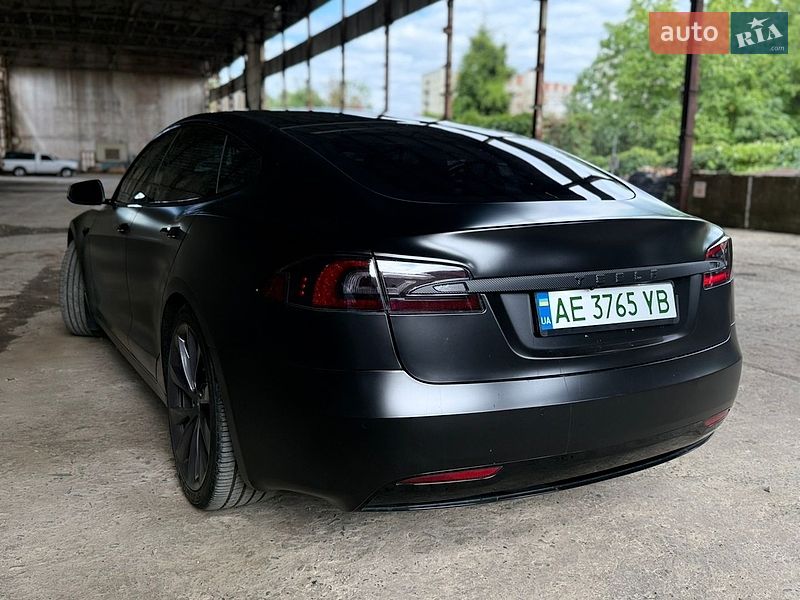 Ліфтбек Tesla Model S 2019 в Львові