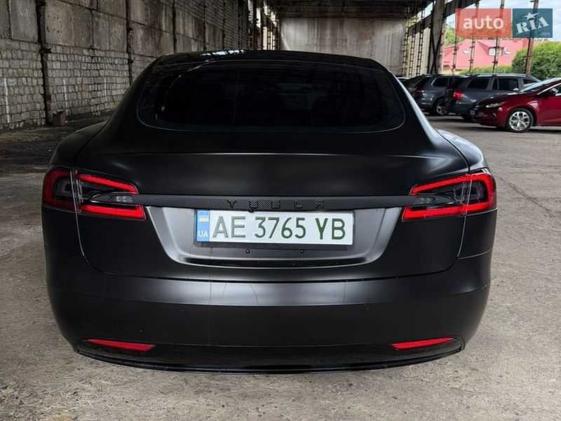 Ліфтбек Tesla Model S 2019 в Львові