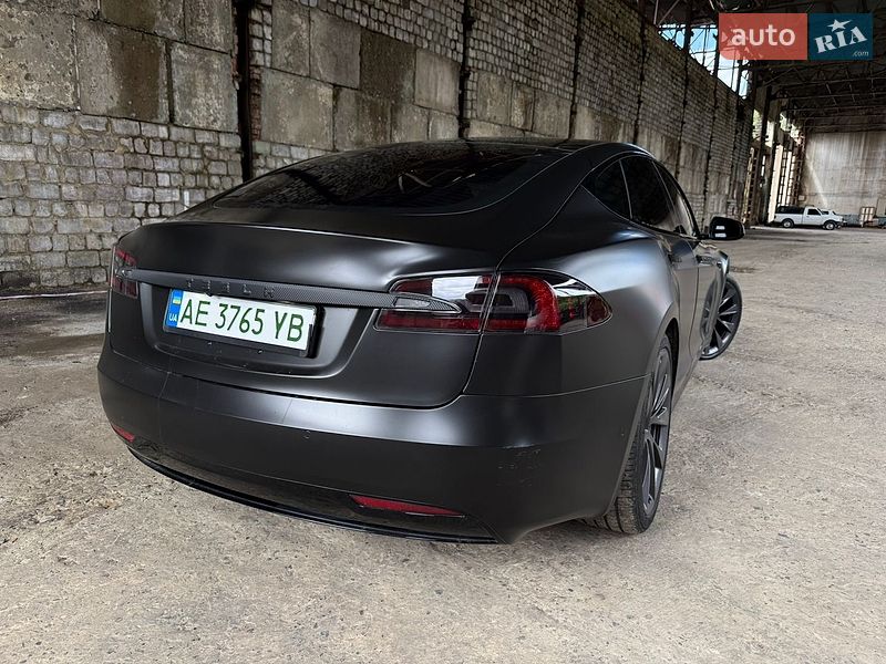 Ліфтбек Tesla Model S 2019 в Львові