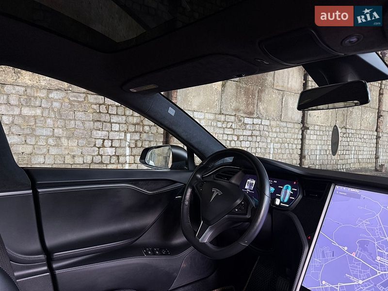 Ліфтбек Tesla Model S 2019 в Львові