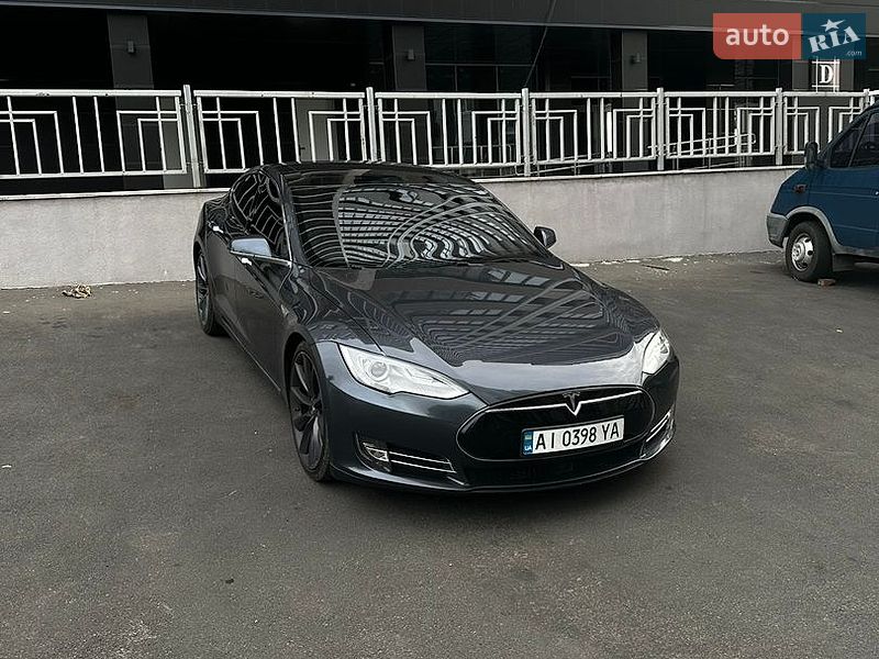 Ліфтбек Tesla Model S 2016 в Харкові фото 15 Ліфтбек Tesla Model S 2016 в Харкові