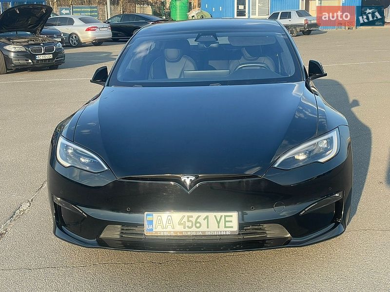 Лифтбек Tesla Model S 2022 в Киеве