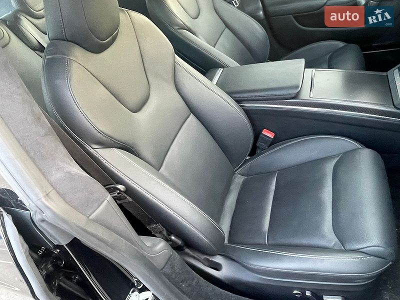 Лифтбек Tesla Model S 2022 в Киеве