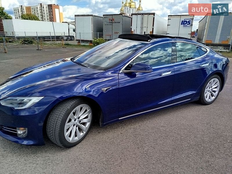Лифтбек Tesla Model S 2016 в Ковеле