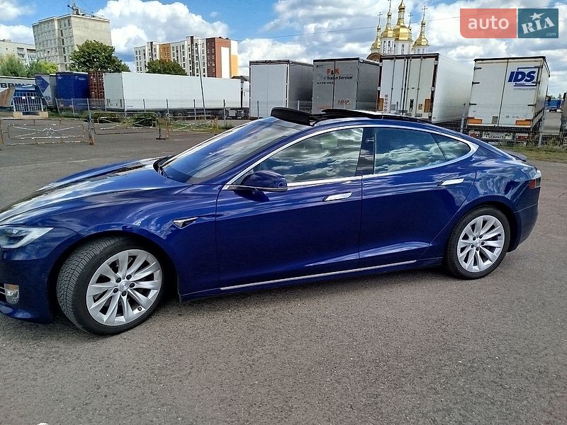 Лифтбек Tesla Model S 2016 в Ковеле