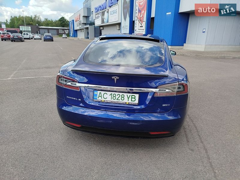 Лифтбек Tesla Model S 2016 в Ковеле