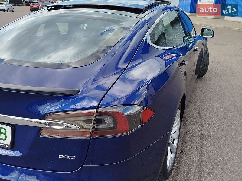 Лифтбек Tesla Model S 2016 в Ковеле