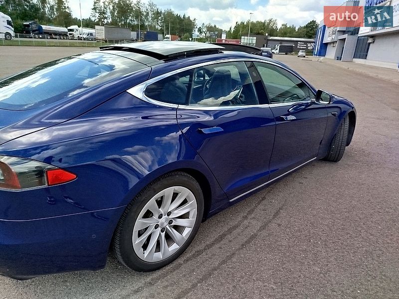 Лифтбек Tesla Model S 2016 в Ковеле